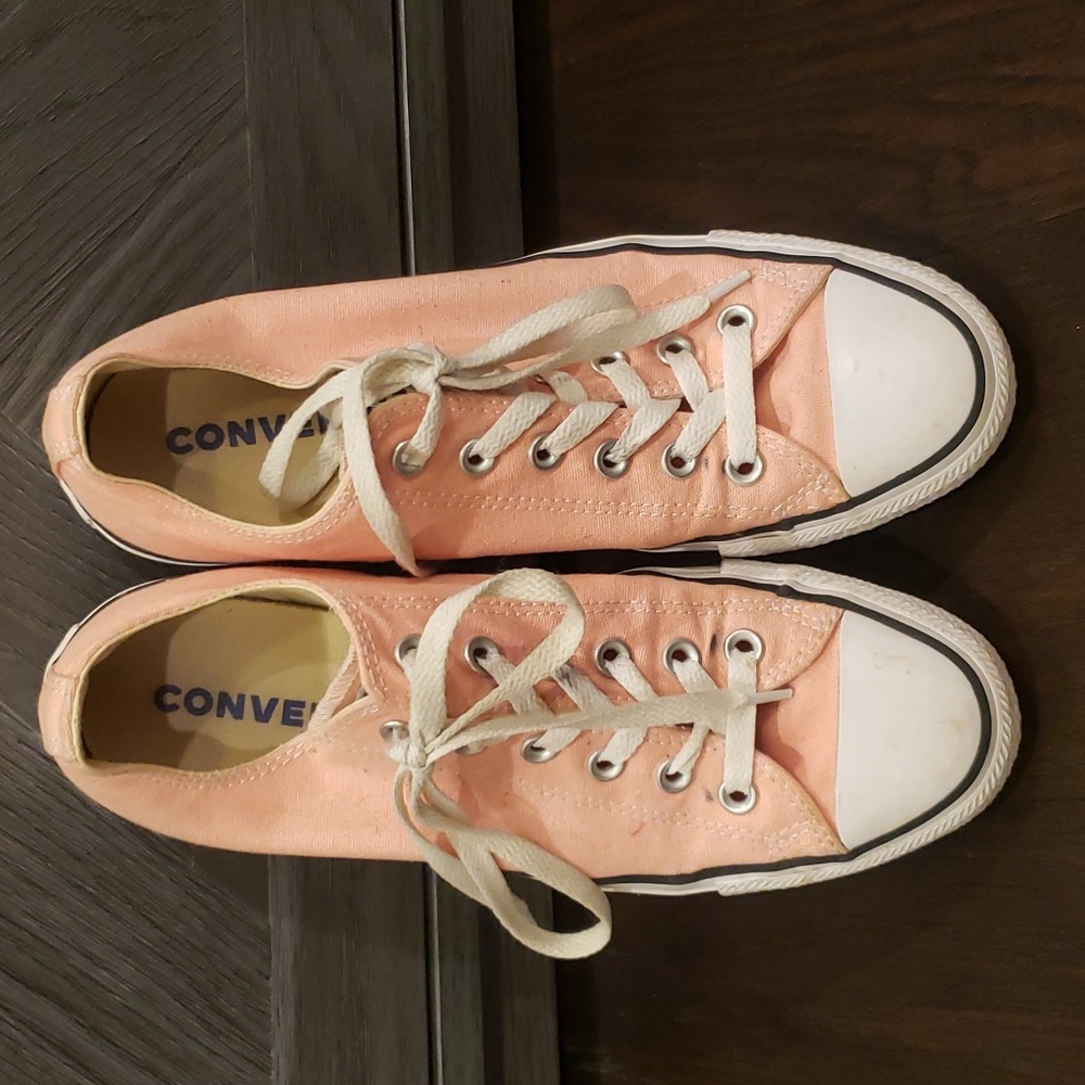 Converse Low Tops